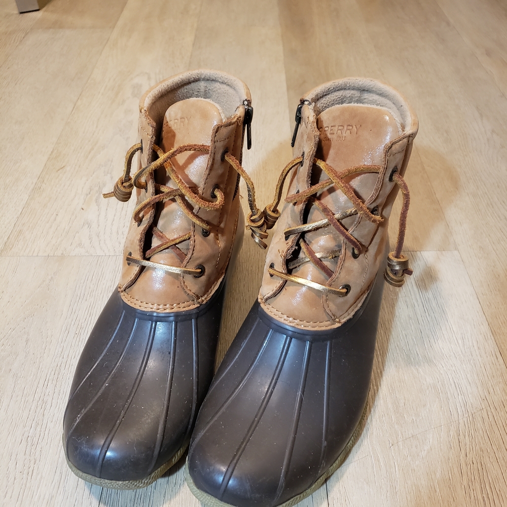 Sperry Women's Duck Boots Tan Leather Gold Embossed Spiral Laces